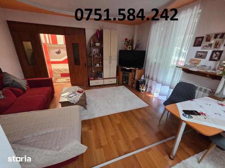 Apartament cu 2 camere decomandat în Piața Veche