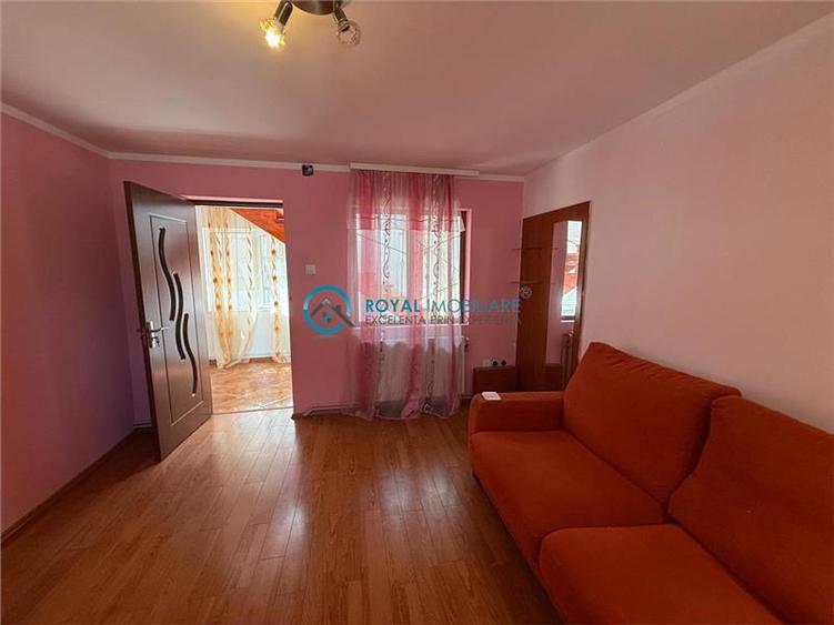 Casă cu 4 camere cu Teren 432 Mp în Ploieștiori