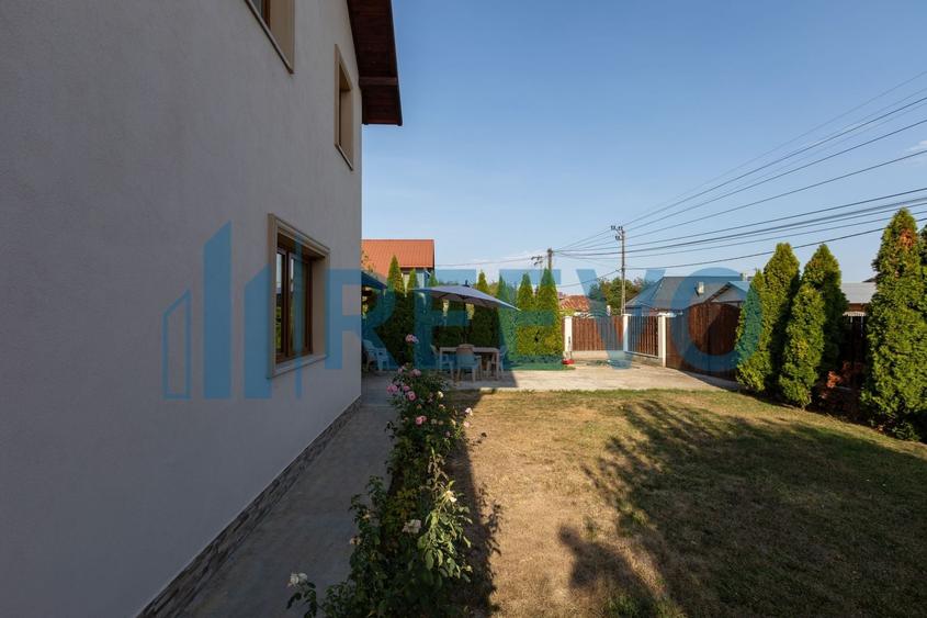 Casă cu 4 camere cu Canalizare în Central