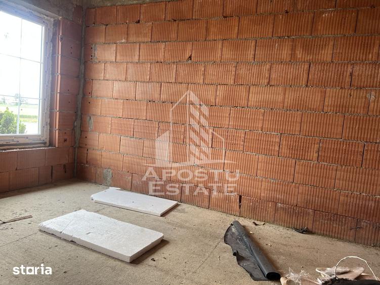 Casă cu 4 camere cu Teren 400 Mp în Orțișoara