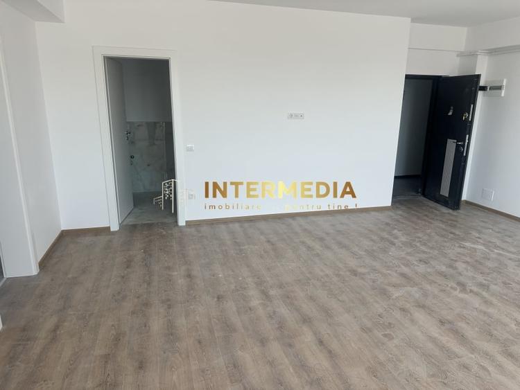 Apartament cu 3 camere decomandat în Cetate