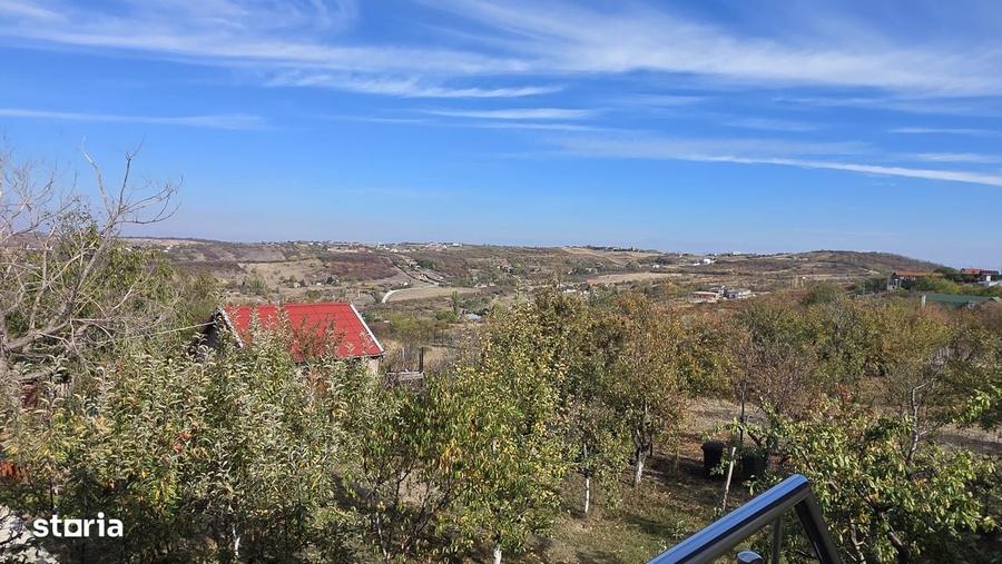 Casă cu 4 camere cu Teren 1170 Mp în Central
