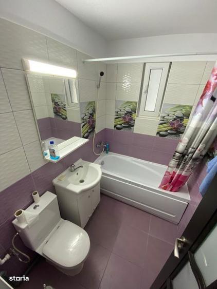 Apartament cu 3 camere semidecomandat, mobilat în Titan