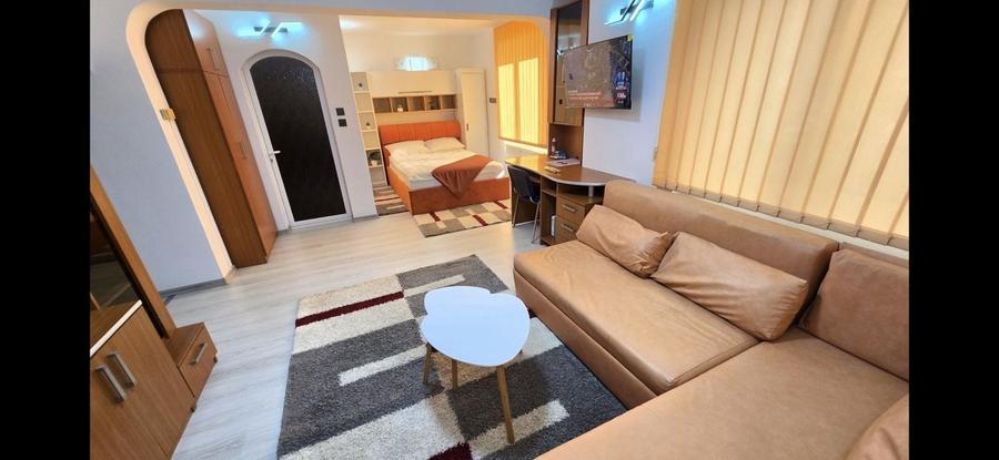 Apartament cu 2 camere nedecomandat în Central