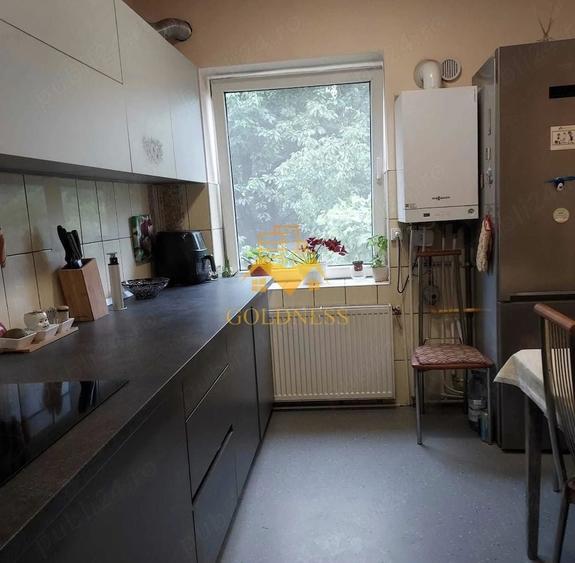 Apartament cu 2 camere decomandat, mobilat în Central