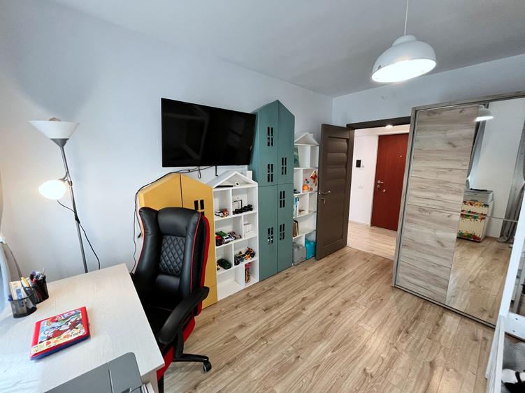 Apartament cu 3 camere decomandat în Bună Ziua