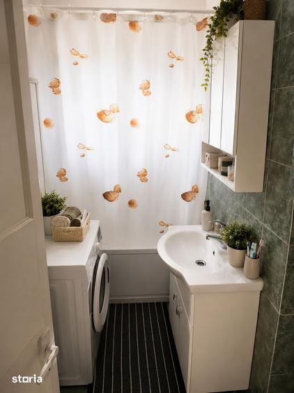 Apartament cu 3 camere semidecomandat în Astra