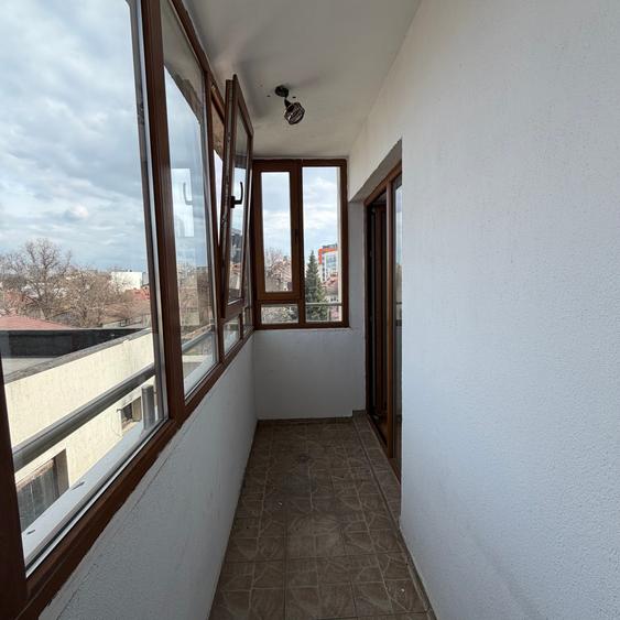 Apartament cu 2 camere semidecomandat, mobilat în Calea Călărașilor