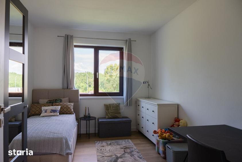 Casă cu 4 camere cu Teren 680 Mp în Ciugud