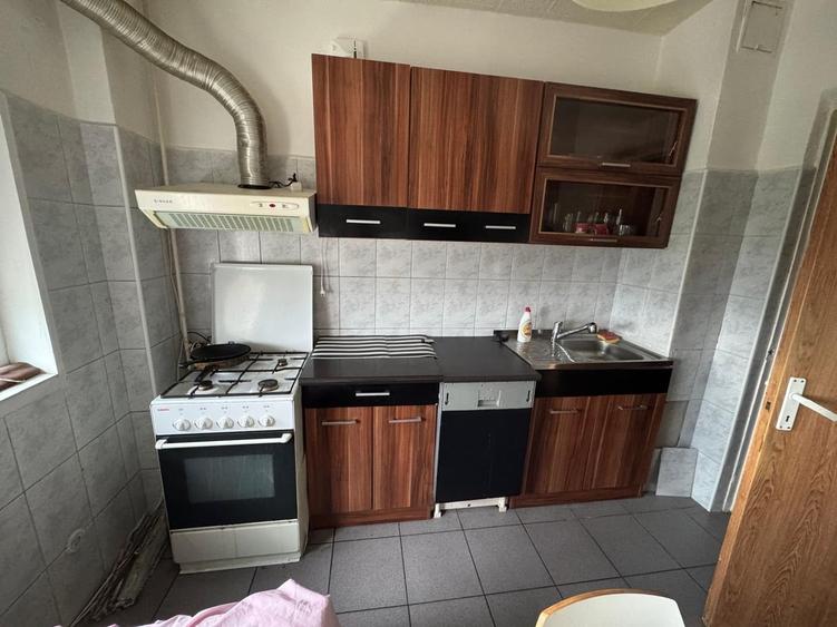 Apartament cu 2 camere semidecomandat în Brâncoveanu
