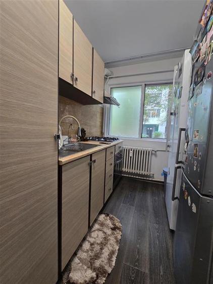 Apartament cu 2 camere decomandat în Podu Roș