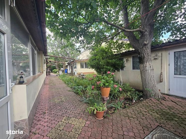 Casă cu 4 camere în Andronache