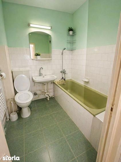 Apartament cu 3 camere decomandat în Între Lacuri