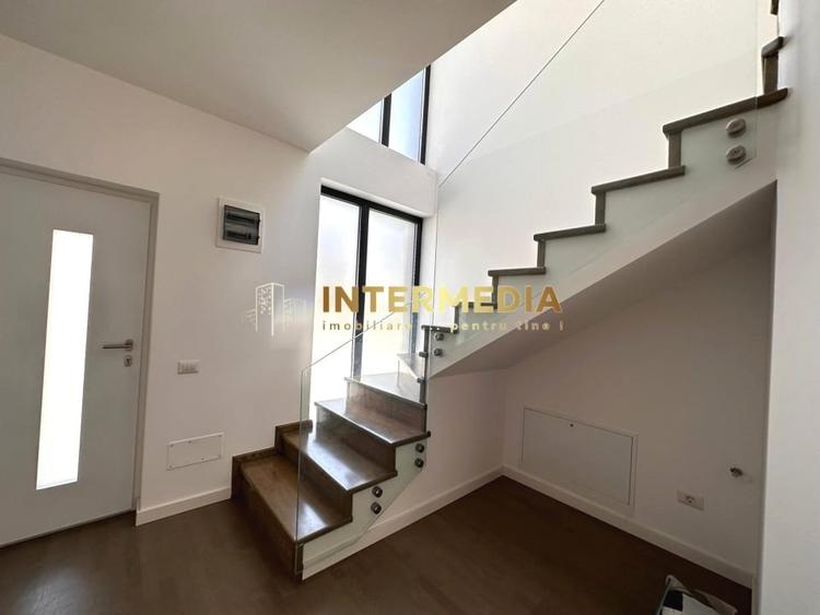 Duplex cu 4 camere cu Canalizare în Ultracentral
