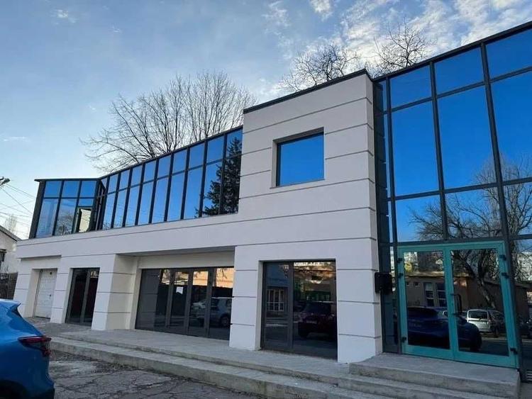 Spațiu comercial, de 340 mp, în Central