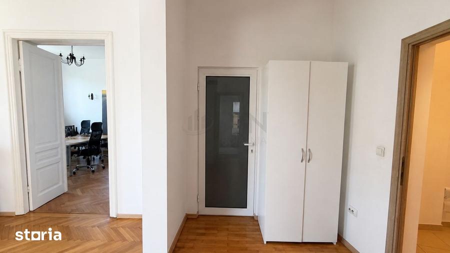 Casă cu 5 camere cu Teren 150 Mp în Romană