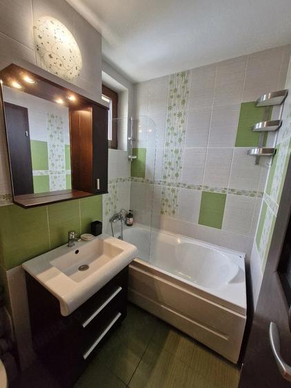 Apartament cu 2 camere decomandat în Calea București