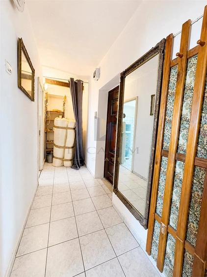 Garsonieră decomandată în Lunei