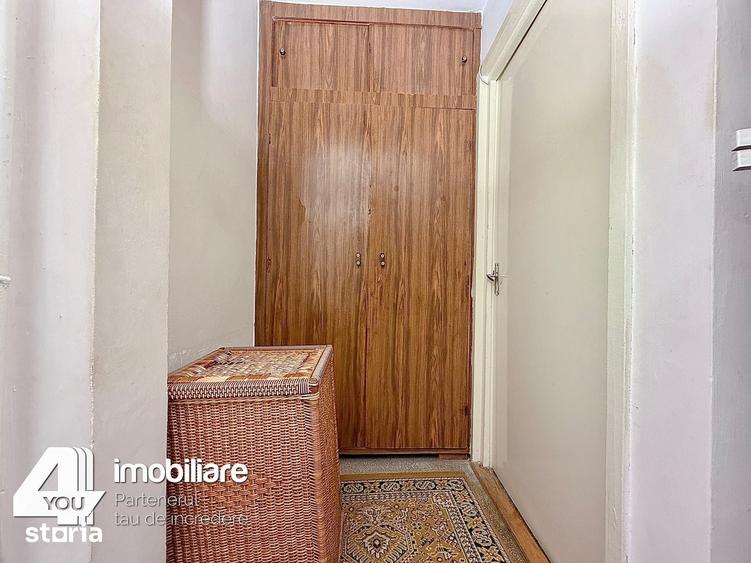 Apartament cu 4 camere decomandat în Boul Roșu