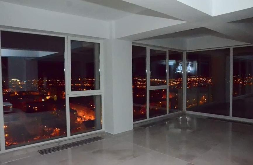 Penthouse cu 3 camere decomandat în Hipodrom 3