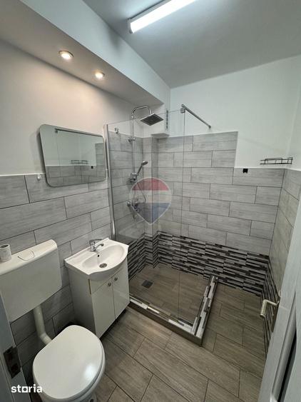 Apartament cu 3 camere decomandat în Gruia