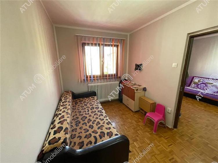 Apartament cu 2 camere nedecomandat, mobilat în Cedonia