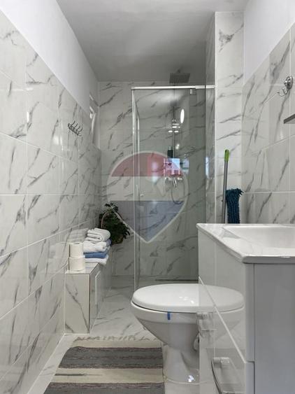 Hotel/Pensiune, de 250 mp, în Plaiu Șarului