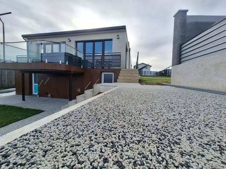 Casă cu 4 camere cu Canalizare în Bălăceanca