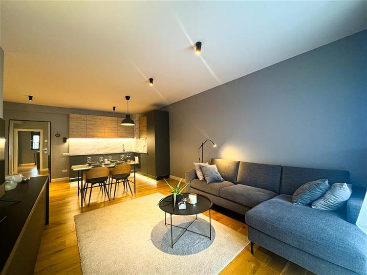 Apartament cu 2 camere decomandat, mobilat în Aviației