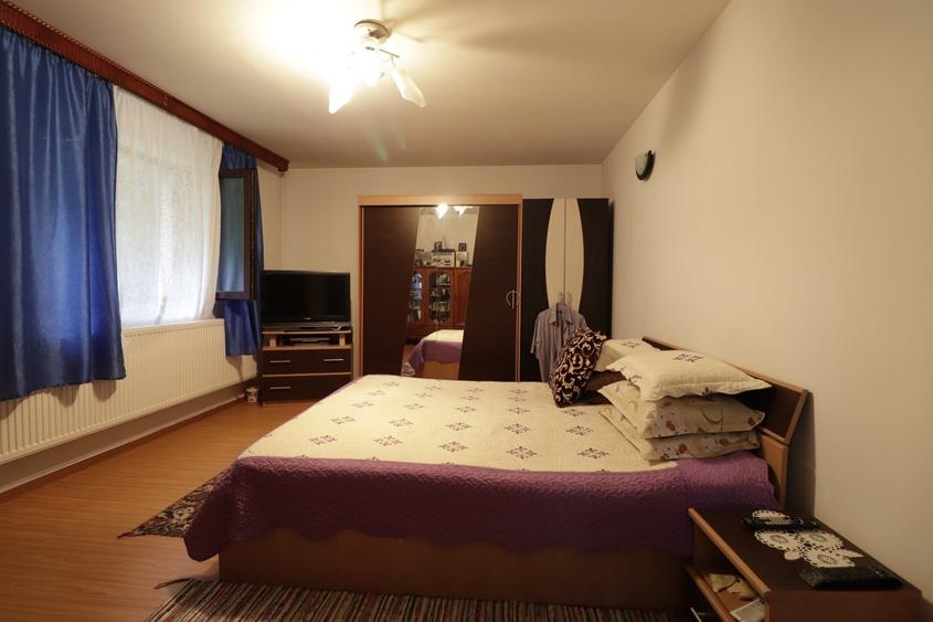 Casă individuală cu 5 camere cu Canalizare în Poiana