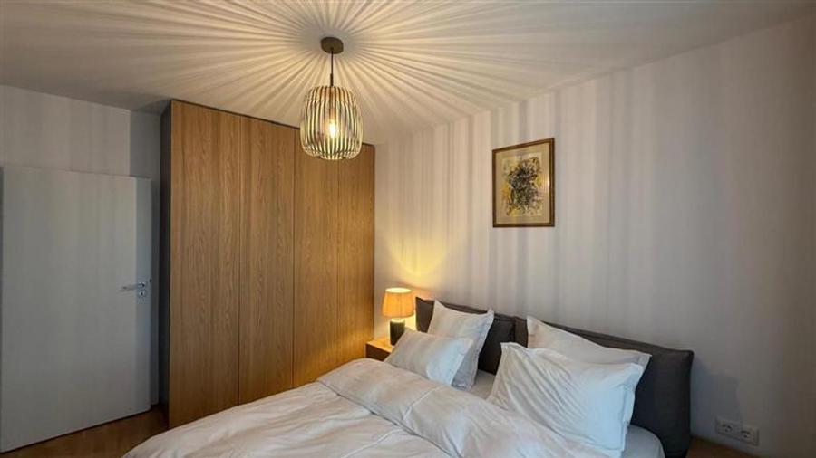 Apartament cu 2 camere semidecomandat, mobilat în Mărăști