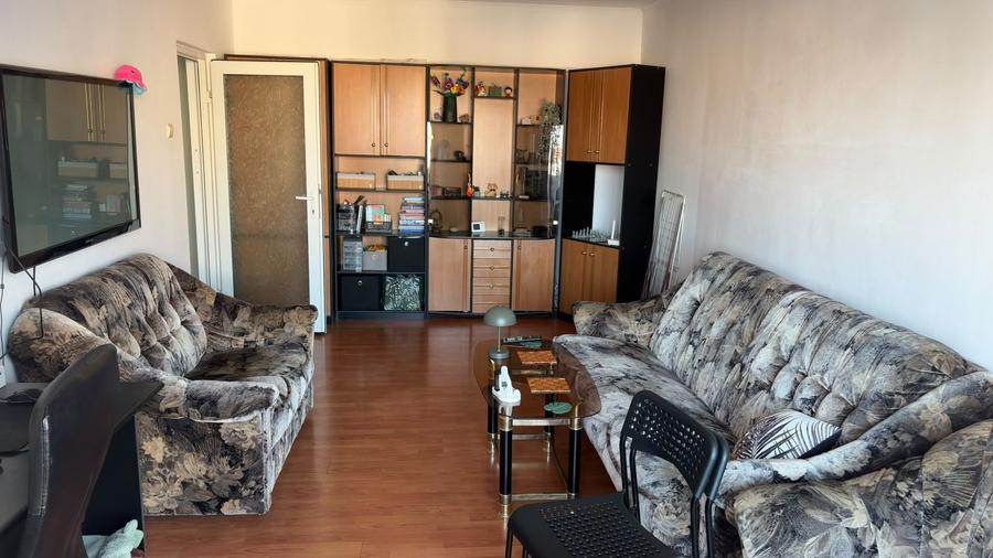 Apartament cu 2 camere decomandat în Stadion