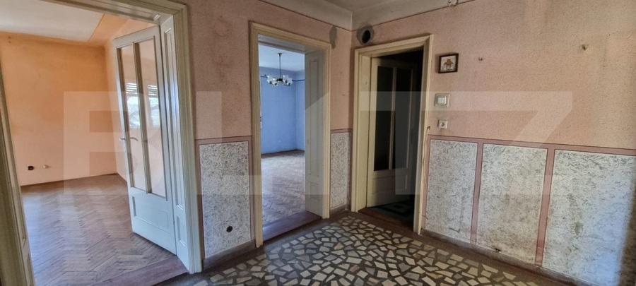 Casă individuală cu 7 camere cu Garaj în Sebeș