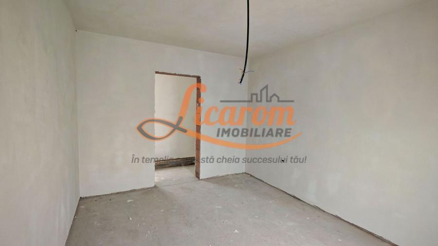 Casă individuală cu 4 camere cu Canalizare în Sânpetru