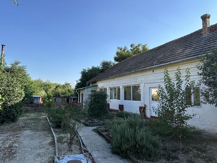 Casă cu 4 camere în Becicherecu Mic