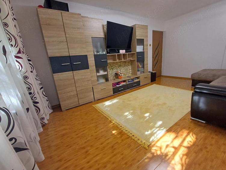 Apartament cu 2 camere decomandat în E3