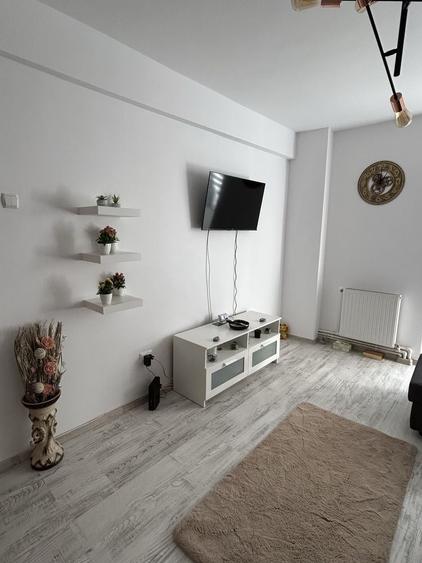 Apartament cu 2 camere semidecomandat în Ultracentral