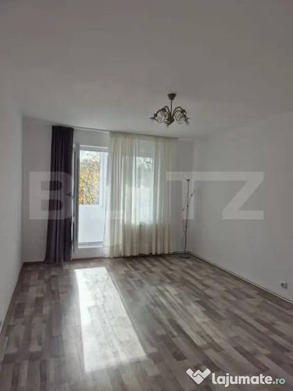 Apartament cu 2 camere decomandat, mobilat în Central