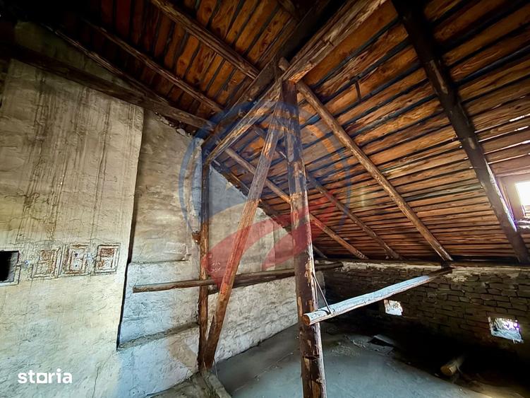Casă cu 7 camere cu Teren 330 Mp în Central