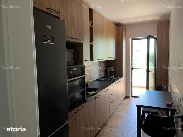 Apartament cu 2 camere decomandat în Mihai Bravu