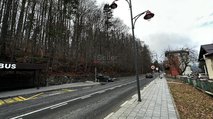 Teren Construcții intravilan de 1700 mp, în Castelul Peleș