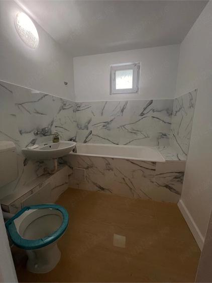Apartament cu 3 camere decomandat în Dristor