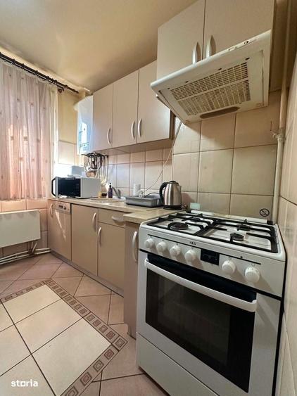 Apartament cu 3 camere semidecomandat în Careiului