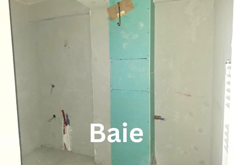 Apartament cu 2 camere semidecomandat în Florești