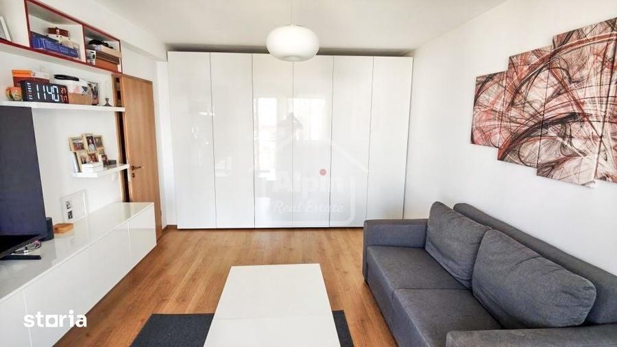 Apartament cu 2 camere decomandat în Tractorul
