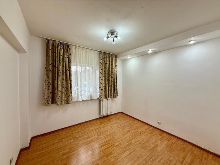 Apartament cu 3 camere decomandat în Mihai Eminescu