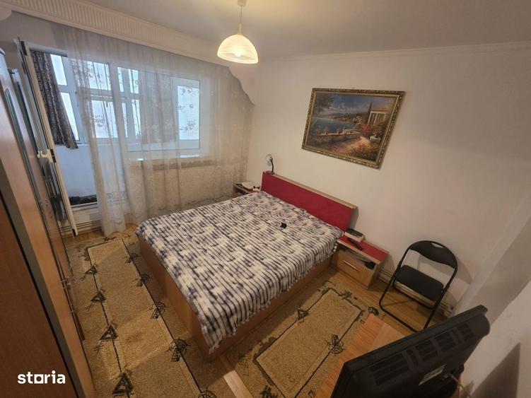 Apartament cu 3 camere decomandat în Prundu