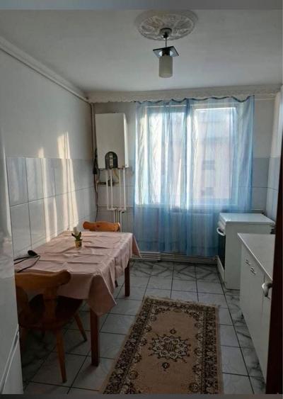Apartament cu 2 camere semidecomandat în Dărmănești