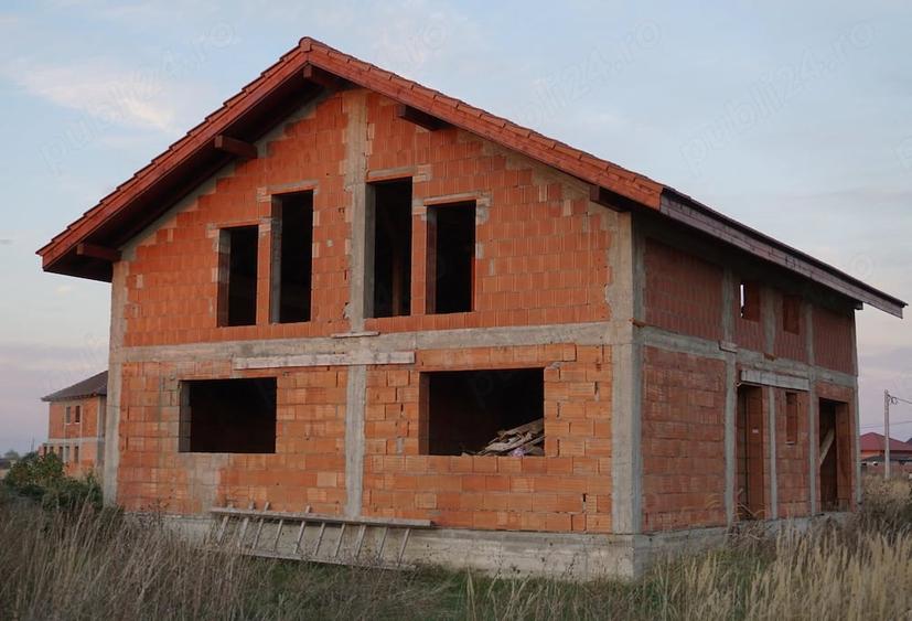 Casă cu 3 camere cu Teren 569 Mp în Săcălaz
