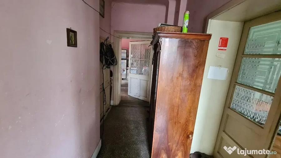 Casă cu 2 camere cu Teren 884 Mp în Pârneava